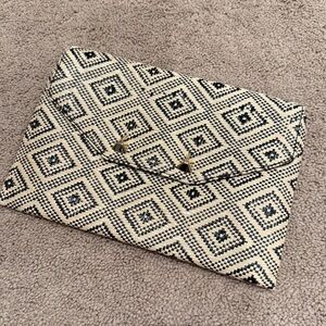 Stella & Dot Black and Tan Woven Envelope Clutch NWOT